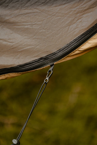 Kleine Details, große Wirkung: Acht Abspannpunkte sorgen für mehr Raumgefühl und halten nebenbei deinen Underquilt zuverlässig dort, wo er hingehört.